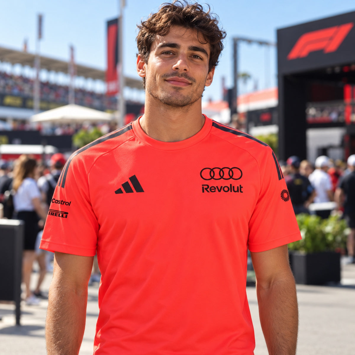 Audi Revolut F1 x Adidas Team-T-Shirt mit Sponsorenlogos – Rot – Illustrationsfoto (KI)