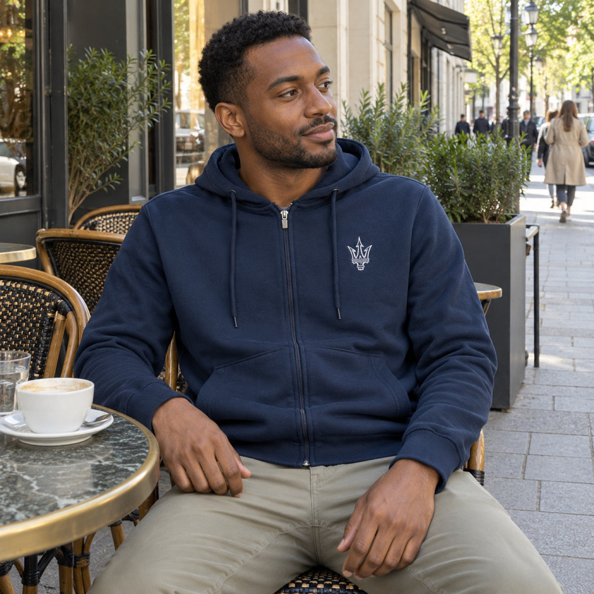 Maserati Men's Hoodie – Navy – ilustrační foto (AI)