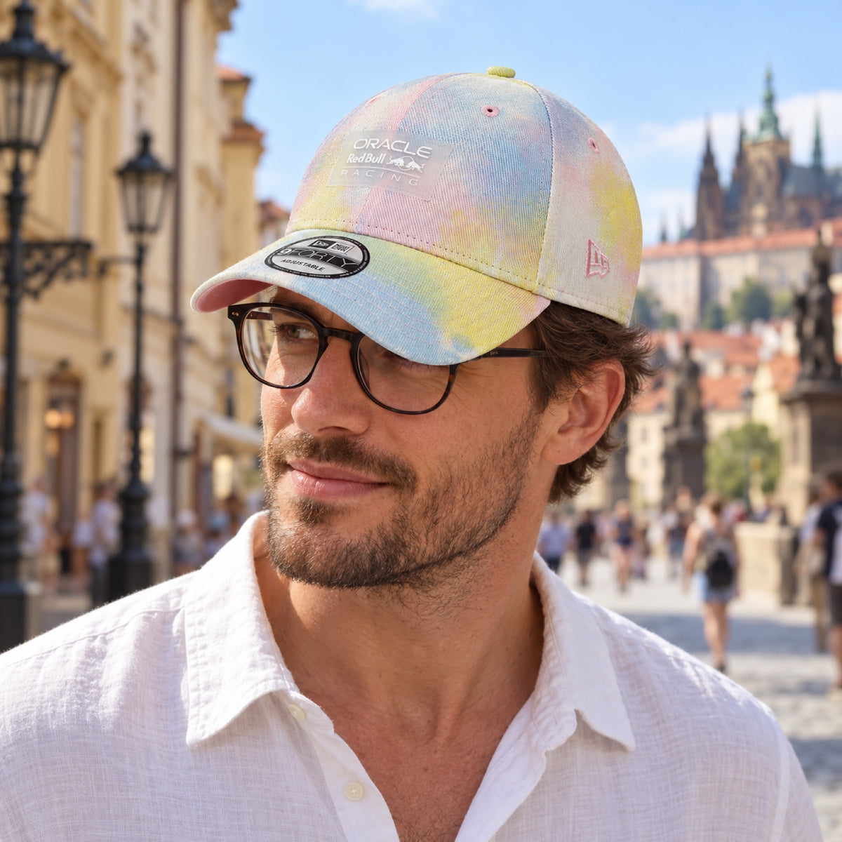Red Bull Racing F1 9forty DYE Lifestyle-Cap – Illustrationsfoto (KI)