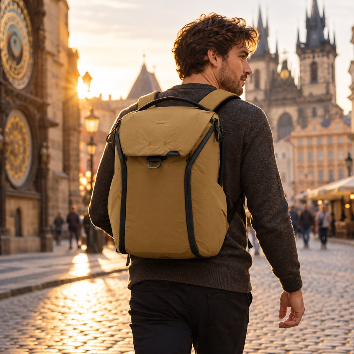 Peak Design Everyday Backpack 20L v2 – Coyote – Illustrationsfoto (KI)
