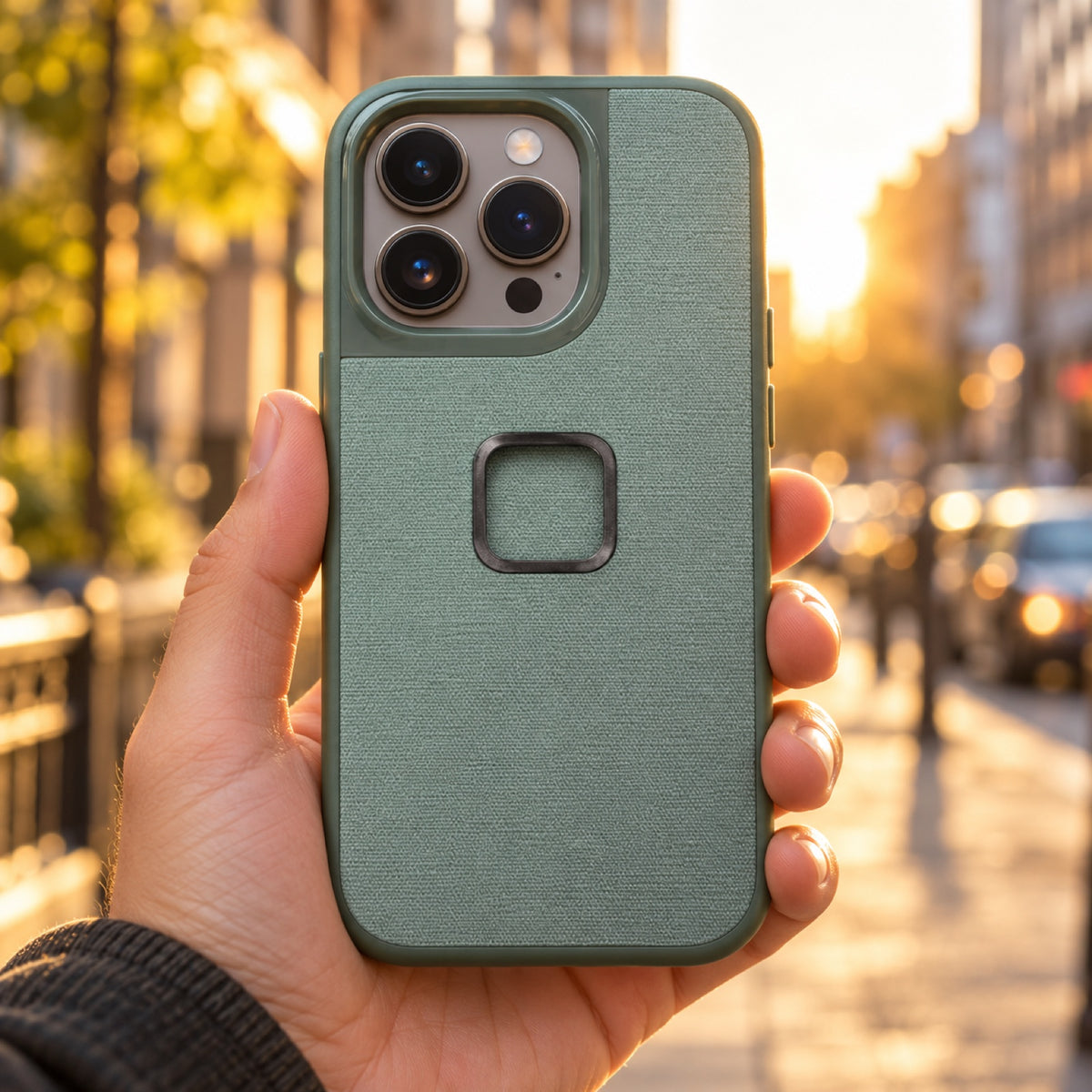 Peak Design Everyday Case iPhone 14 Pro – Sage – Illustrationsfoto (KI)