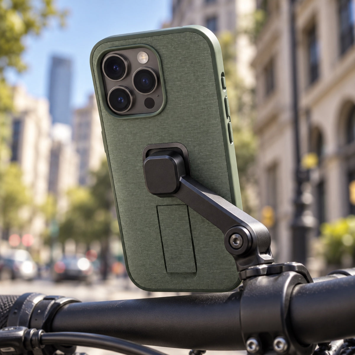Peak Design Everyday Loop Case iPhone 15 Pro v2 – Sage – Illustrationsfoto (KI)