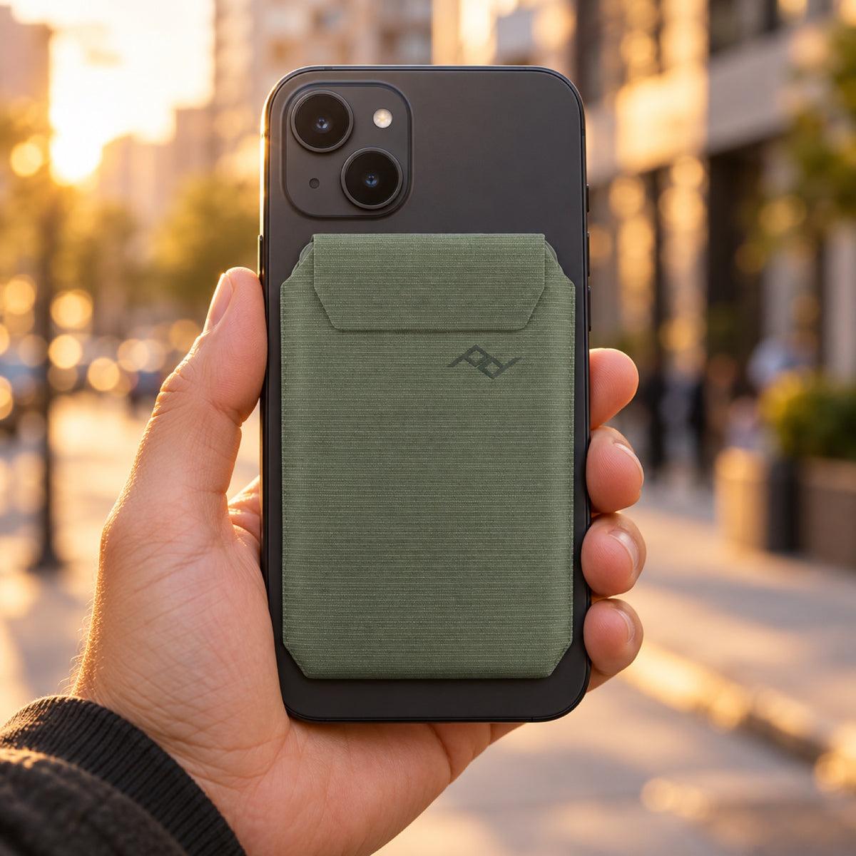 Peak Design Wallet Slim – Sage – Illustrationsfoto (KI)