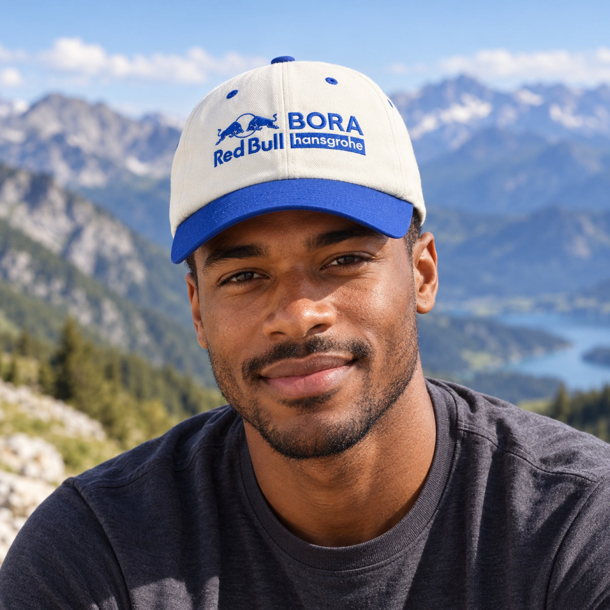 Red Bull Bora Hansgrohe Lifestyle-Cap mit Logo – Illustrationsfoto (KI)