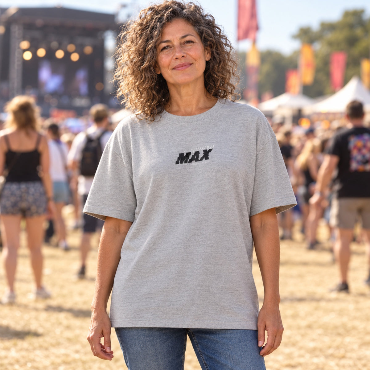 Max Verstappen Oracle Red Bull Racing T-Shirt – PIXEL Edition, Grey – illustrative photo (AI)