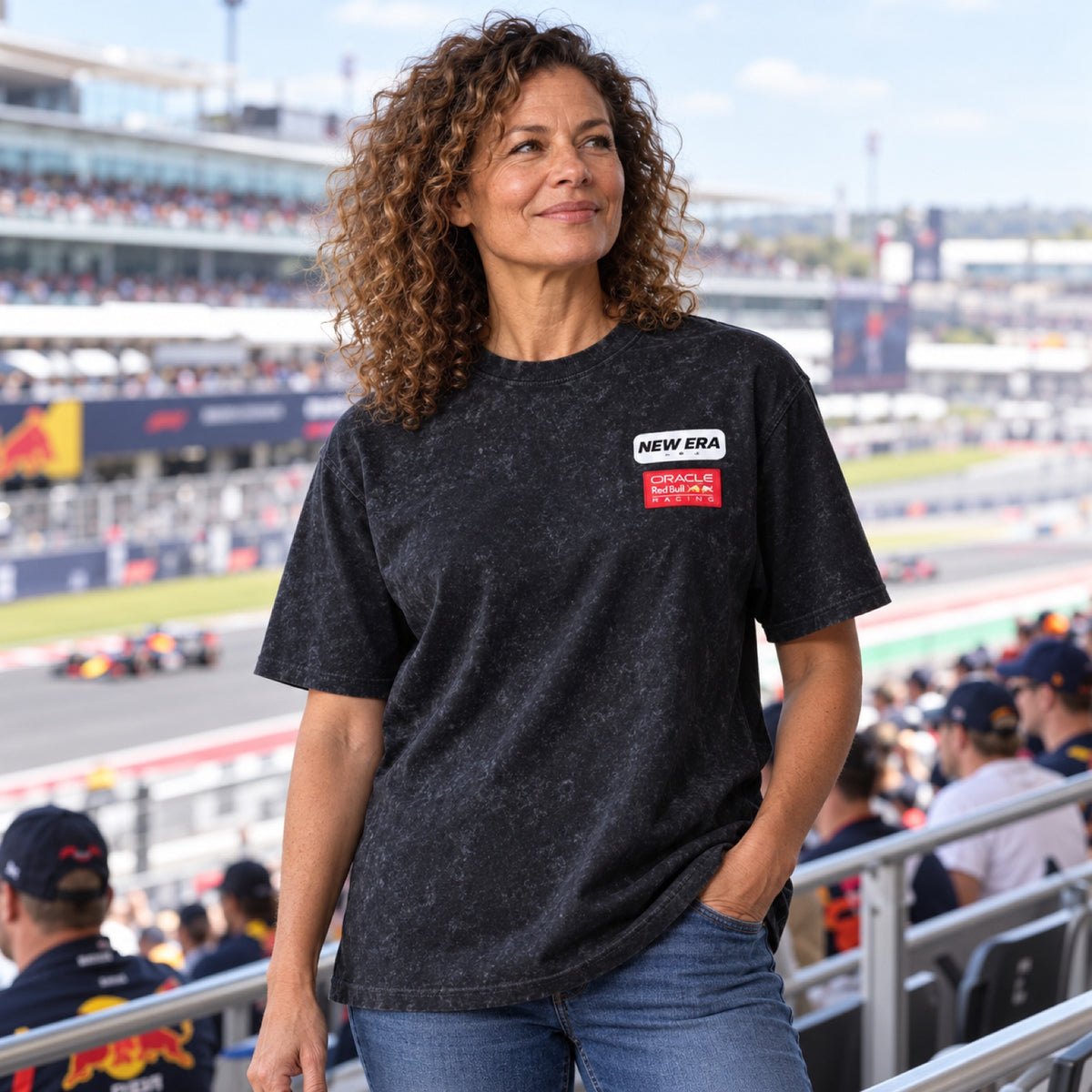 Oracle Red Bull Racing NE LINEAR Freizeit-T-Shirt – Schwarz, Oversize – Illustrationsfoto (KI)