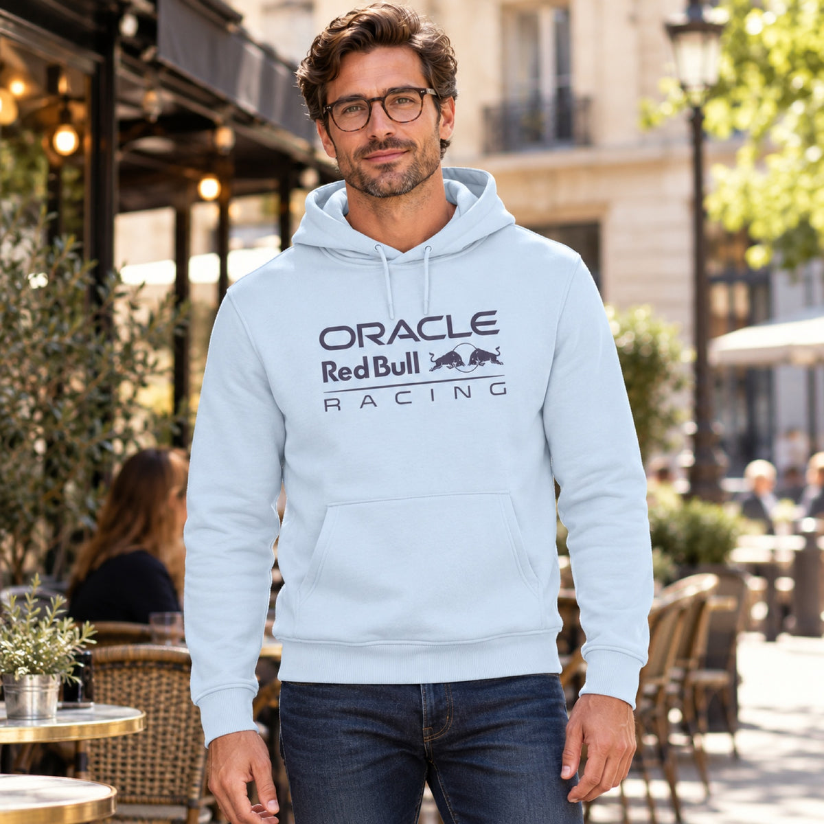 Red Bull Racing F1 Freizeit-Hoodie mit ORBR-Logo – Hellblau – Illustrationsfoto (KI)