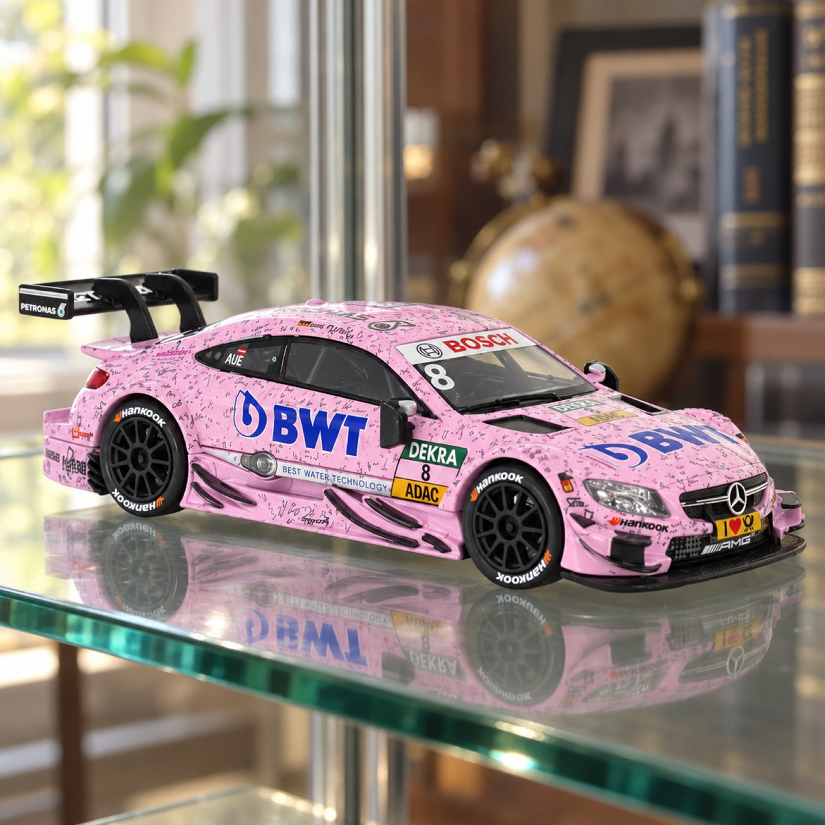 Mercedes-Benz DTM C63 AMG L. Auer Modell 1/43 – Illustrationsfoto (KI)