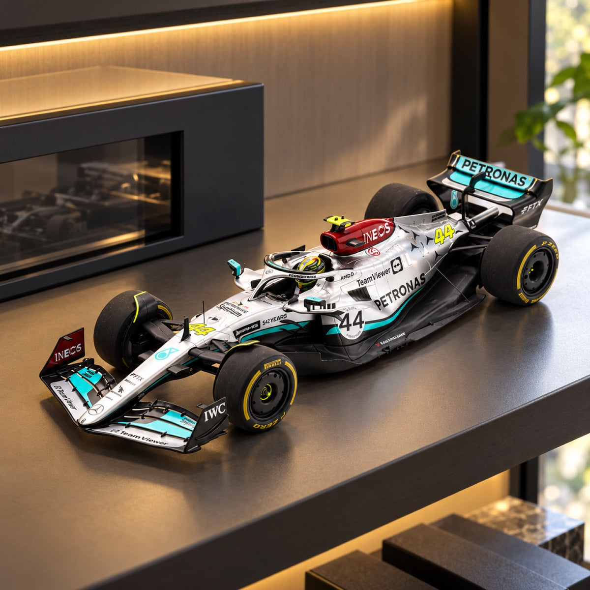 Spark Mercedes-AMG PETRONAS W13 E Lewis Hamilton Model 1:18 – Belgian GP 2022 – illustrative photo (AI)