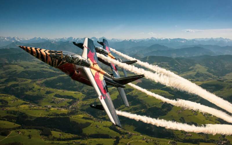 Red Bull The Flying Bulls keyring – Alpha Jet