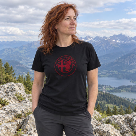 Alfa Romeo Serpentine T-Shirt – Black – ilustrační foto 2 (AI)