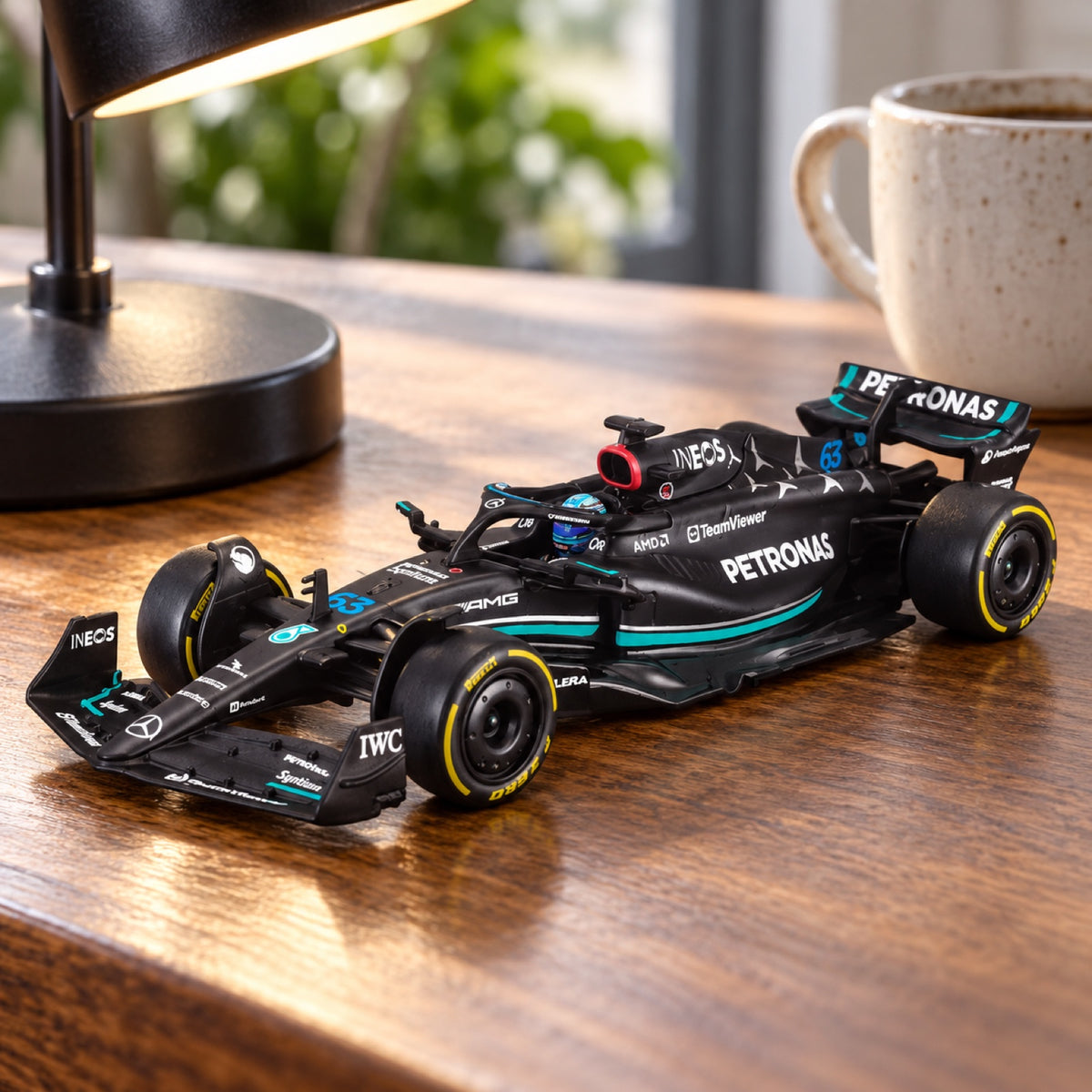 Bburago Mercedes-AMG PETRONAS F1 W14 #63 George Russell 2023 Model 1:43 – Signature – illustrative photo (AI)