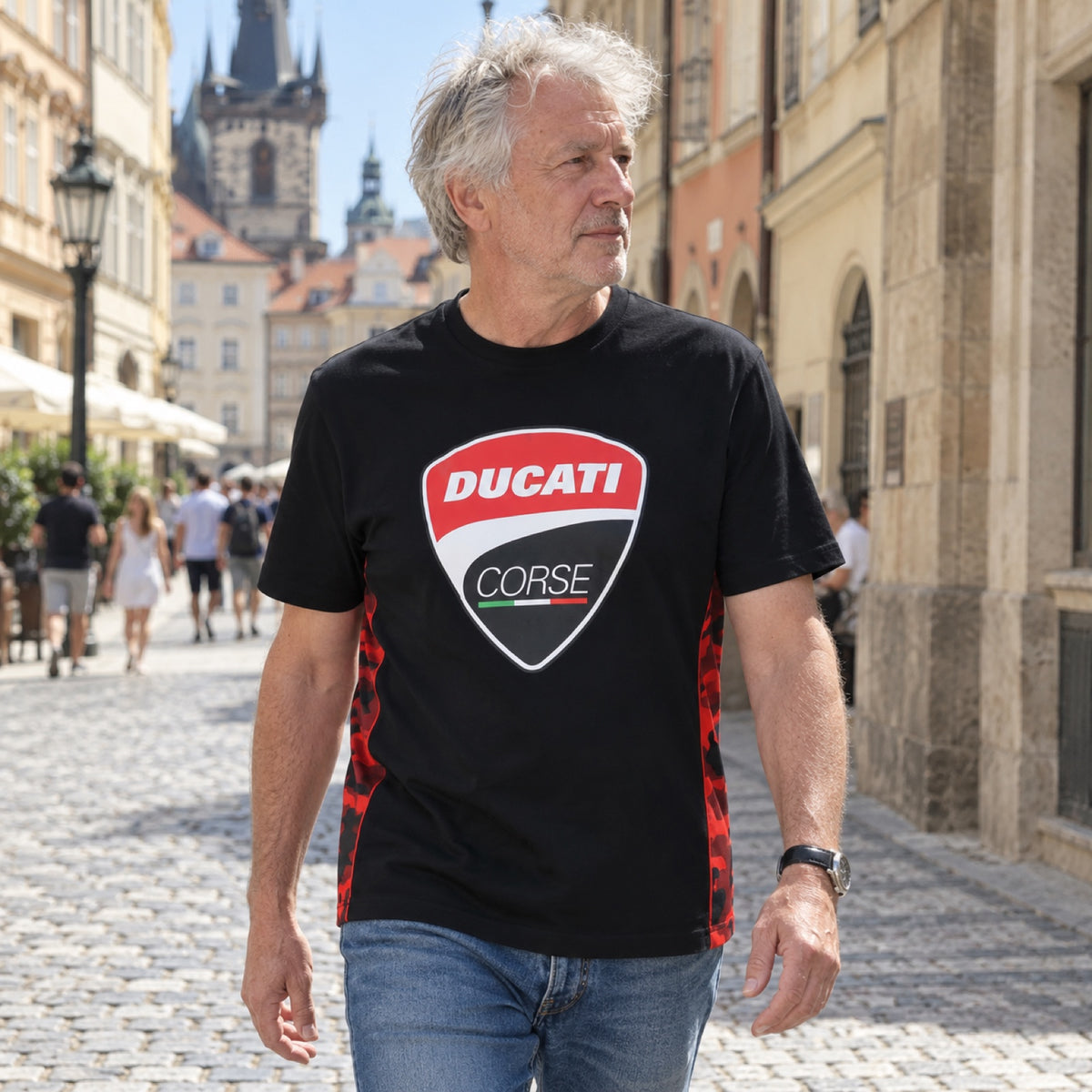 Ducati Corse CAMU Fan T-Shirt with Logo – Black – ilustrační foto (AI)