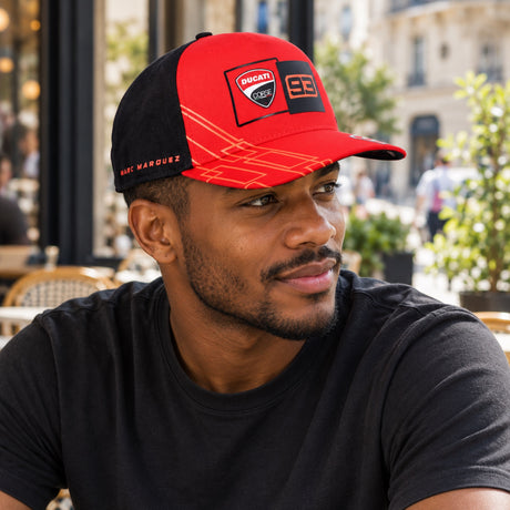Ducati Corse – Marc Marquez #93 Fan-Cap mit Logo – Illustrationsfoto (KI)