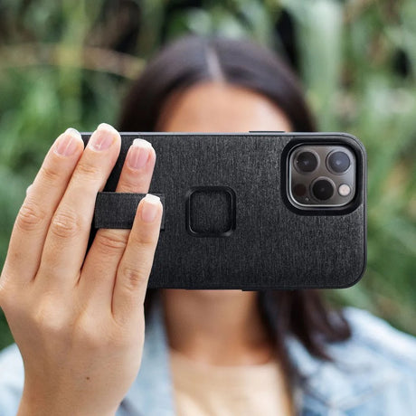 Peak Design Everyday Loop Case Hülle für iPhone 13 Standard - Charcoal