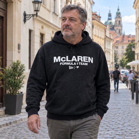 McLaren F1 New Era Wordmark Casual Hoodie – Black – ilustrační foto (AI)