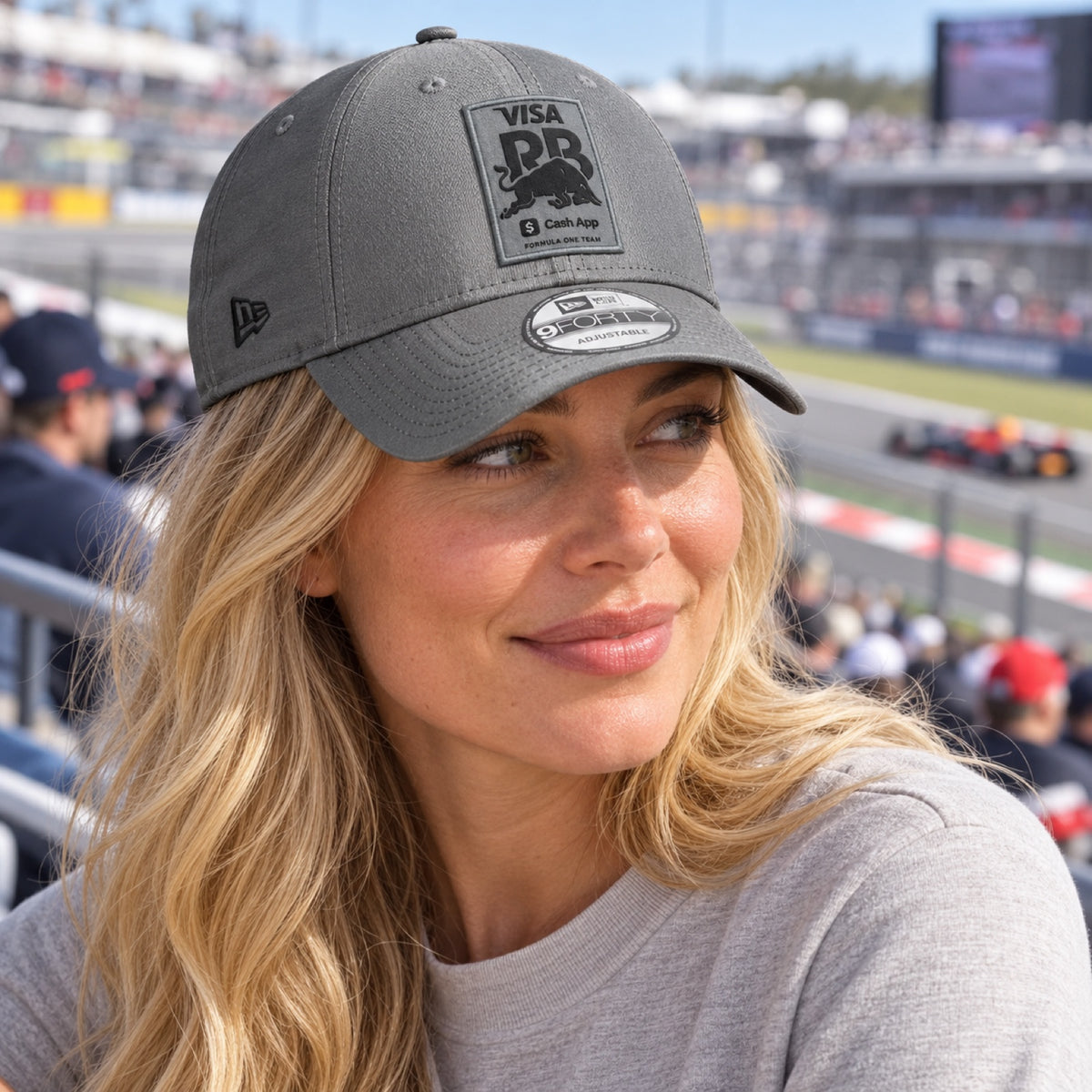 Visa Cash App RB 9FORTY Cap mit Logo – Hellgrau – Illustrationsfoto (KI)