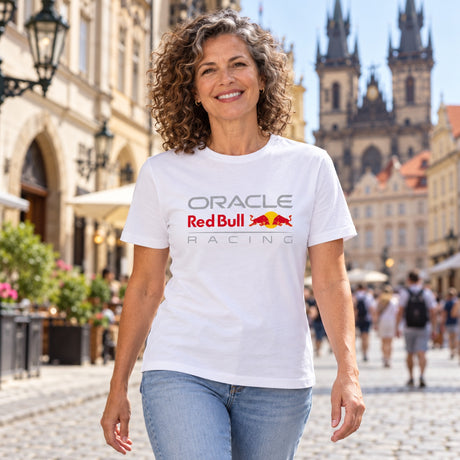 Oracle Red Bull Racing CORE Freizeit-T-Shirt mit Logo – Weiß – Illustrationsfoto (KI)