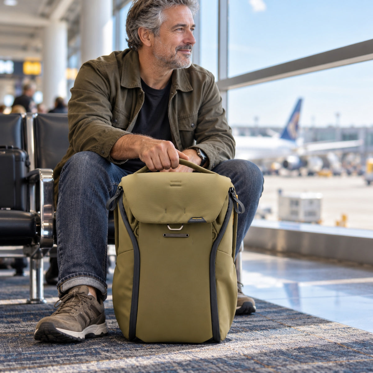 Peak Design Everyday Backpack 20L v2 – Kelp – illustrative photo (AI)