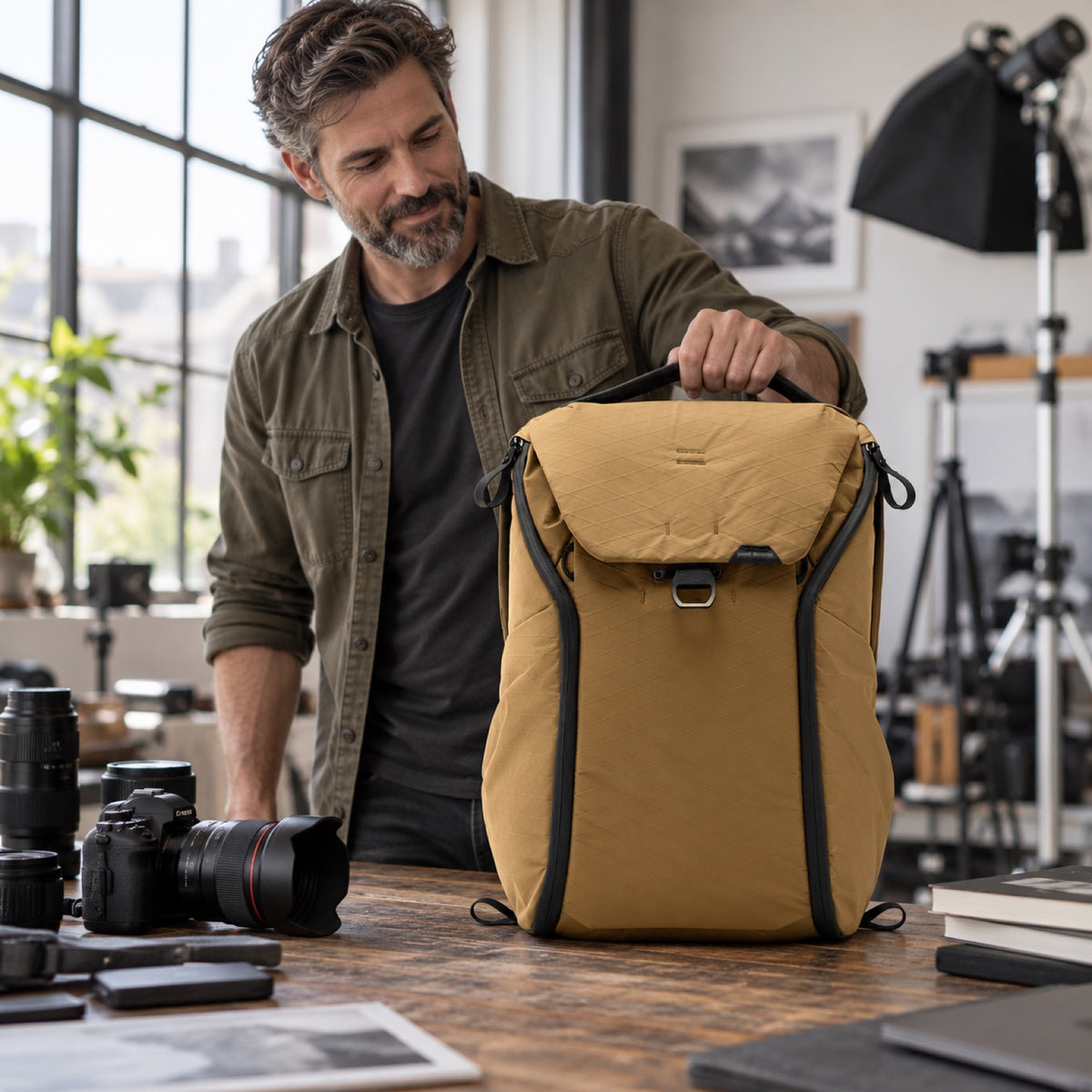 Peak Design Everyday Backpack 30L v2 – Coyote – Illustrationsfoto (KI)