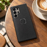 Peak Design Everyday Case Samsung Galaxy S24 Ultra – Charcoal – Illustrationsfoto (KI)