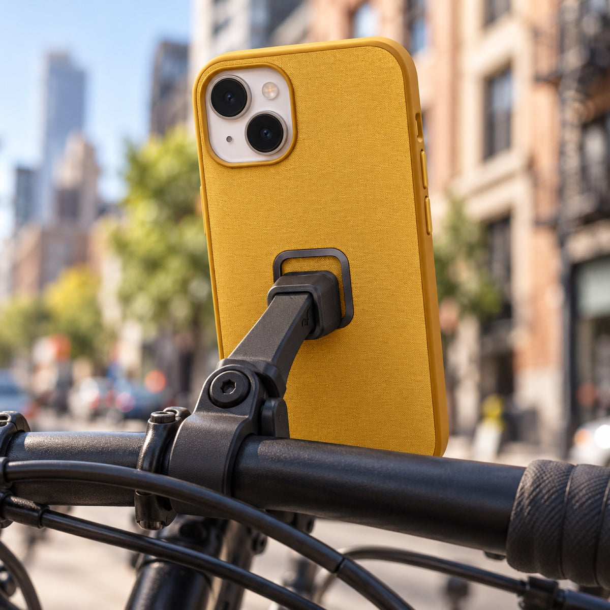 Peak Design Everyday Case iPhone 15 Plus – Sun – Illustrationsfoto (KI)