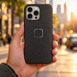 Peak Design Everyday Case iPhone 16 Pro Max – Charcoal – Illustrationsfoto (KI)