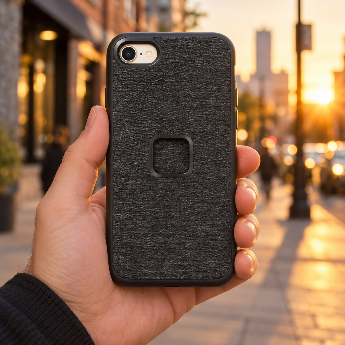 Peak Design Everyday Case iPhone SE – Charcoal – Illustrationsfoto (KI)