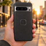 Peak Design Everyday Case Google Pixel 8 Pro – Charcoal – Illustrationsfoto (KI)