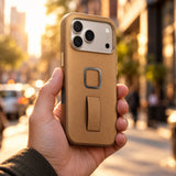 Peak Design Everyday Clarino Loop Case – iPhone 17 Pro – Tan – Illustrationsfoto (KI)