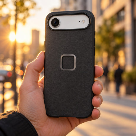Peak Design Everyday Fabric Case – iPhone 17 Air – Charcoal – Illustrationsfoto (KI)