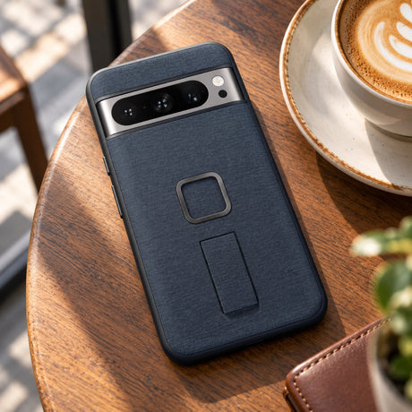 Peak Design Everyday Loop Case Google Pixel 8 Pro – Midnight – illustrative photo (AI)