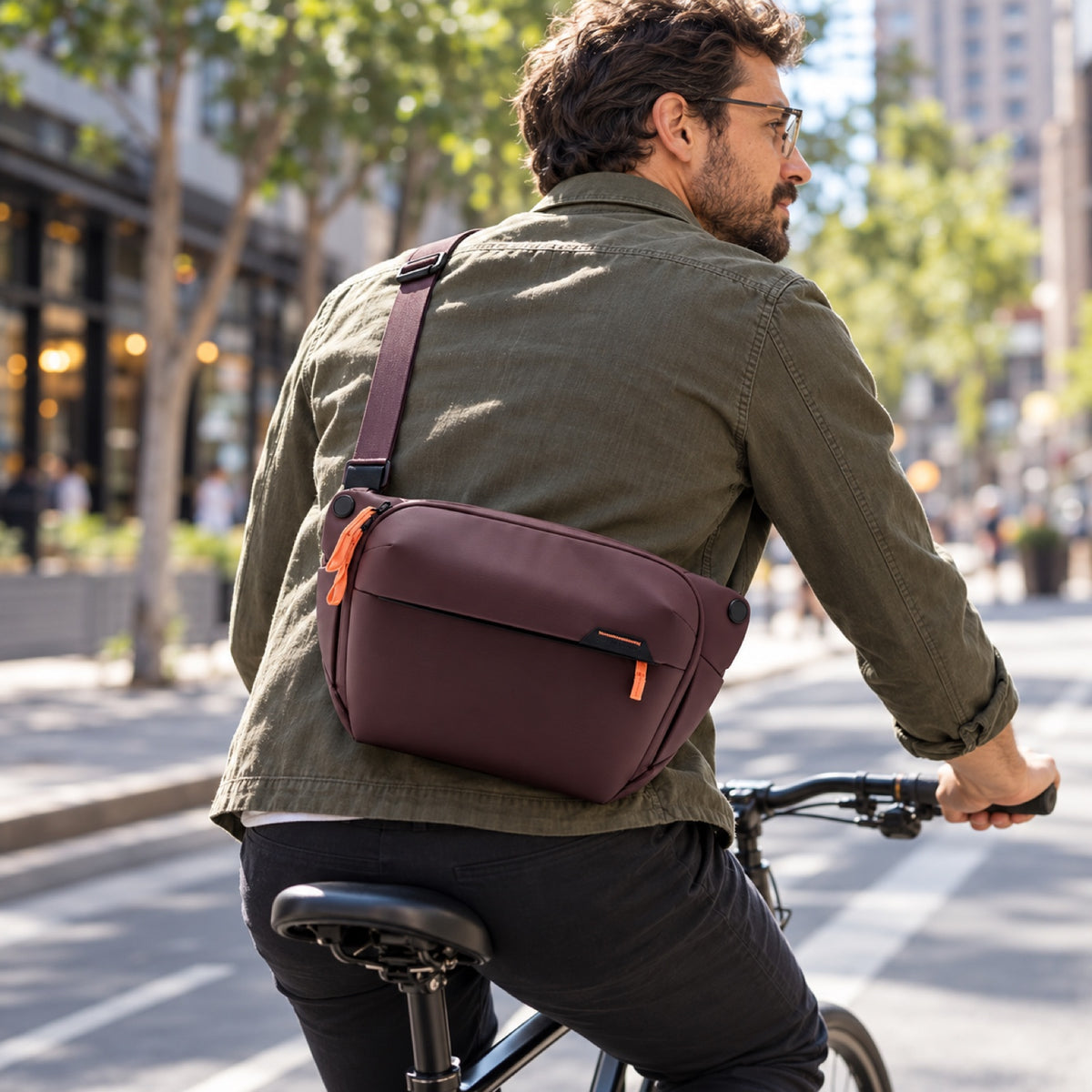 Peak Design Everyday Sling 6L – Eclipse – Illustrationsfoto (KI)