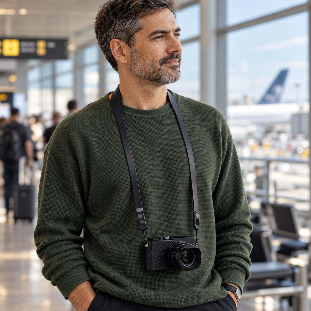 Peak Design Form Leather Camera Strap Long – Black – illustrative photo (AI)
