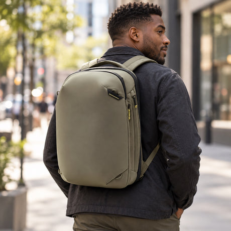 Peak Design Travel Backpack 20L – Stone – illustrative photo (AI)