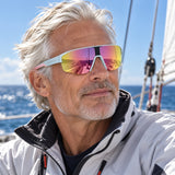 Red Bull Spect DUNDEE Sonnenbrille – Hellblau mit rosa Gläsern – Illustrationsfoto (KI)