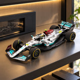Spark Mercedes-AMG PETRONAS W13 E Lewis Hamilton Model 1:18 – Belgian GP 2022 – illustrative photo (AI)