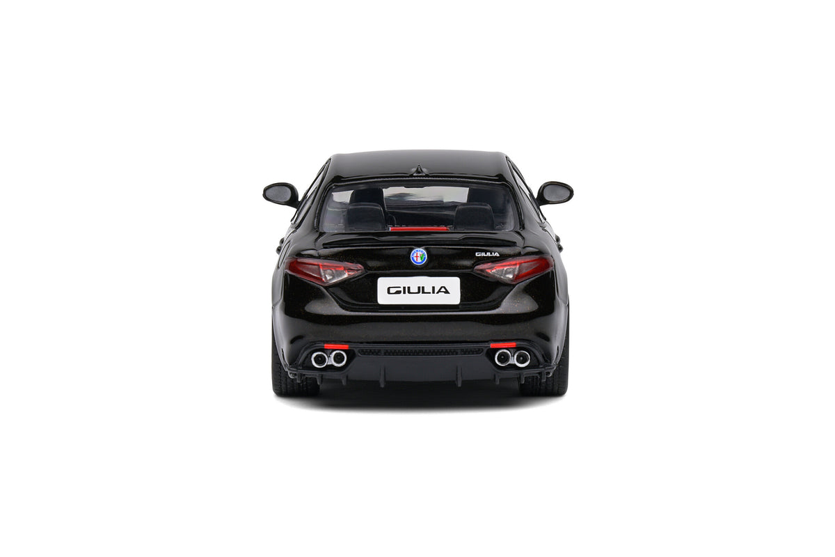 Modell Solido Alfa Romeo Giulia Quadrifoglio 1:43 schwarz