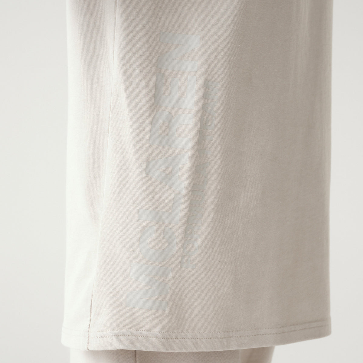 McLaren F1 Freizeit-T-Shirt NE Speedmark sandfarben