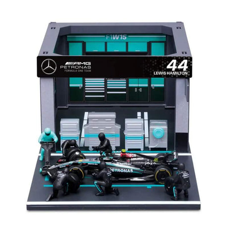 Modell Bburago Mercedes F1 1:43 Lewis Hamilton mit Boxenmodell