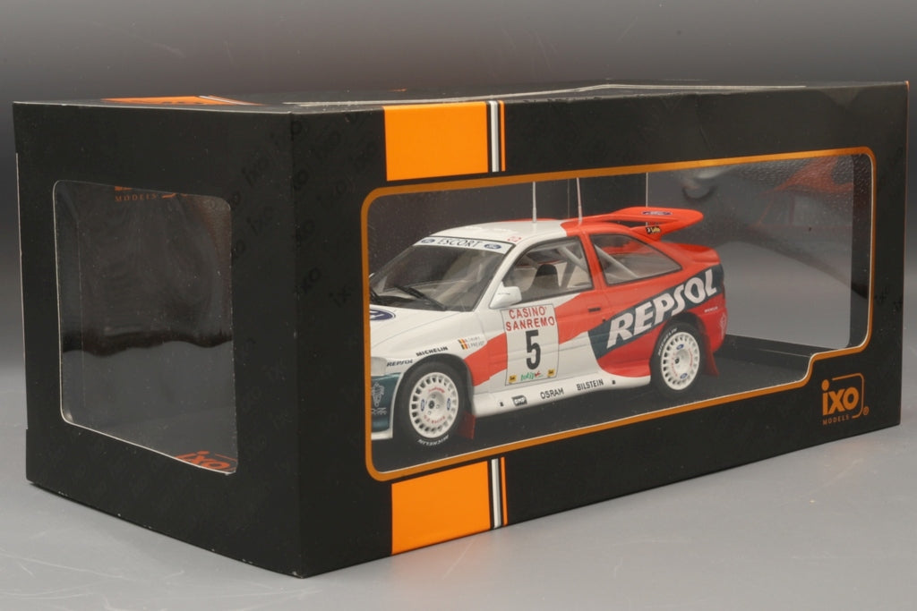 Modell IXO Ford Escort RS Rallye San Remo 1996 im Maßstab 1:24